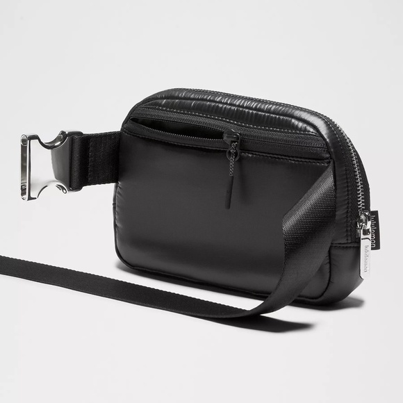 Lululemon NWT Everywhere Belt Bag 1L Wunder Puff Shine Black - Picture 5 of 7